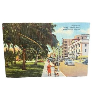 Vintage Linen Postcard Lummus Park Bench Miami Beach Florida Waterfront USA Made